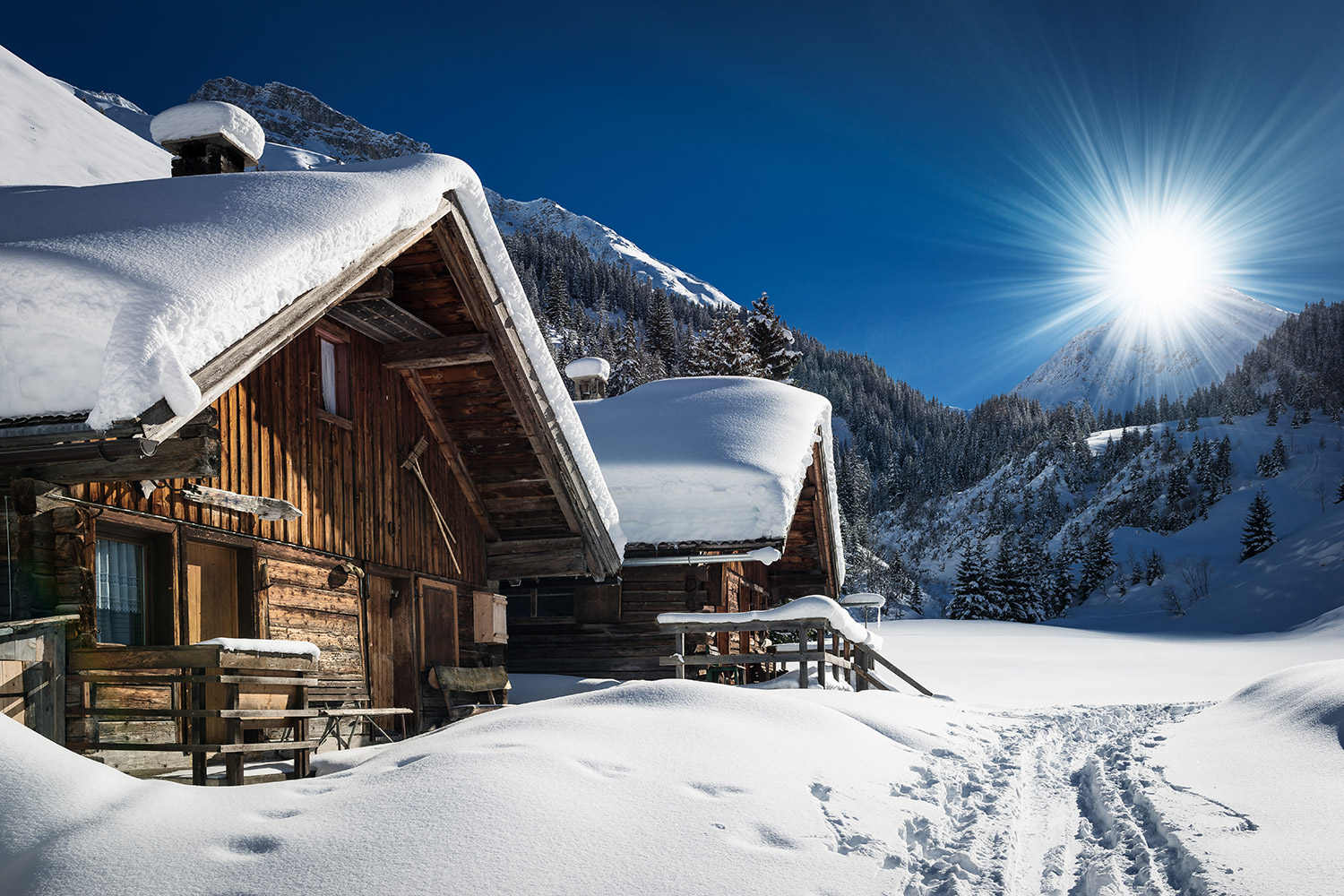 Gemütliche Skihütte und Gasthof im Winter